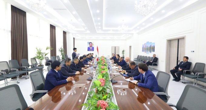 Встреча  Джамолиддина Абдуллозода с представителями комиссии по здравоохранению Синьцзян-Уйгурского автономного района Китайской Народной Республики.