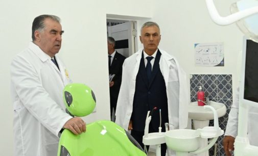 Президент страны Эмомали Рахмон открыл Лечебно-диагностический центр в селе Гаргара Дангаринского района